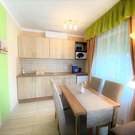 Apartman Siesta Buek - Buekfuerdo Exterior photo
