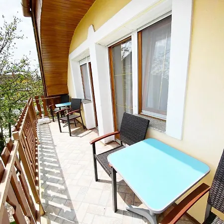 Apartman Siesta Buek - Buekfuerdo Exterior photo
