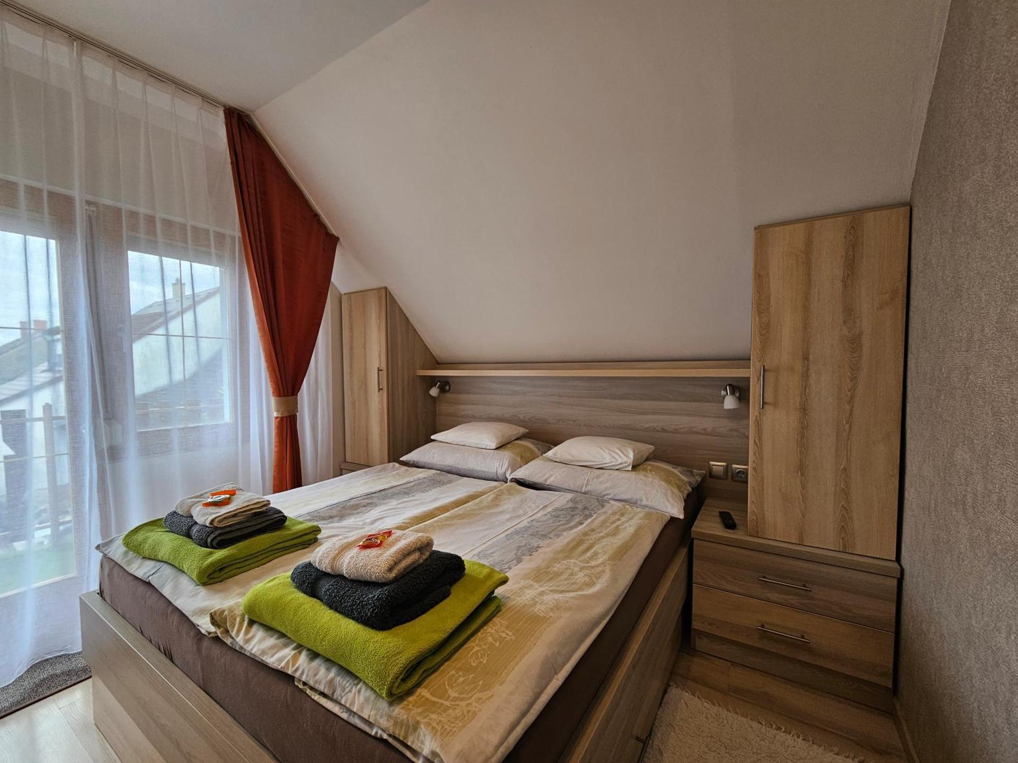 Apartment Siesta - Buekfuerdo Buk