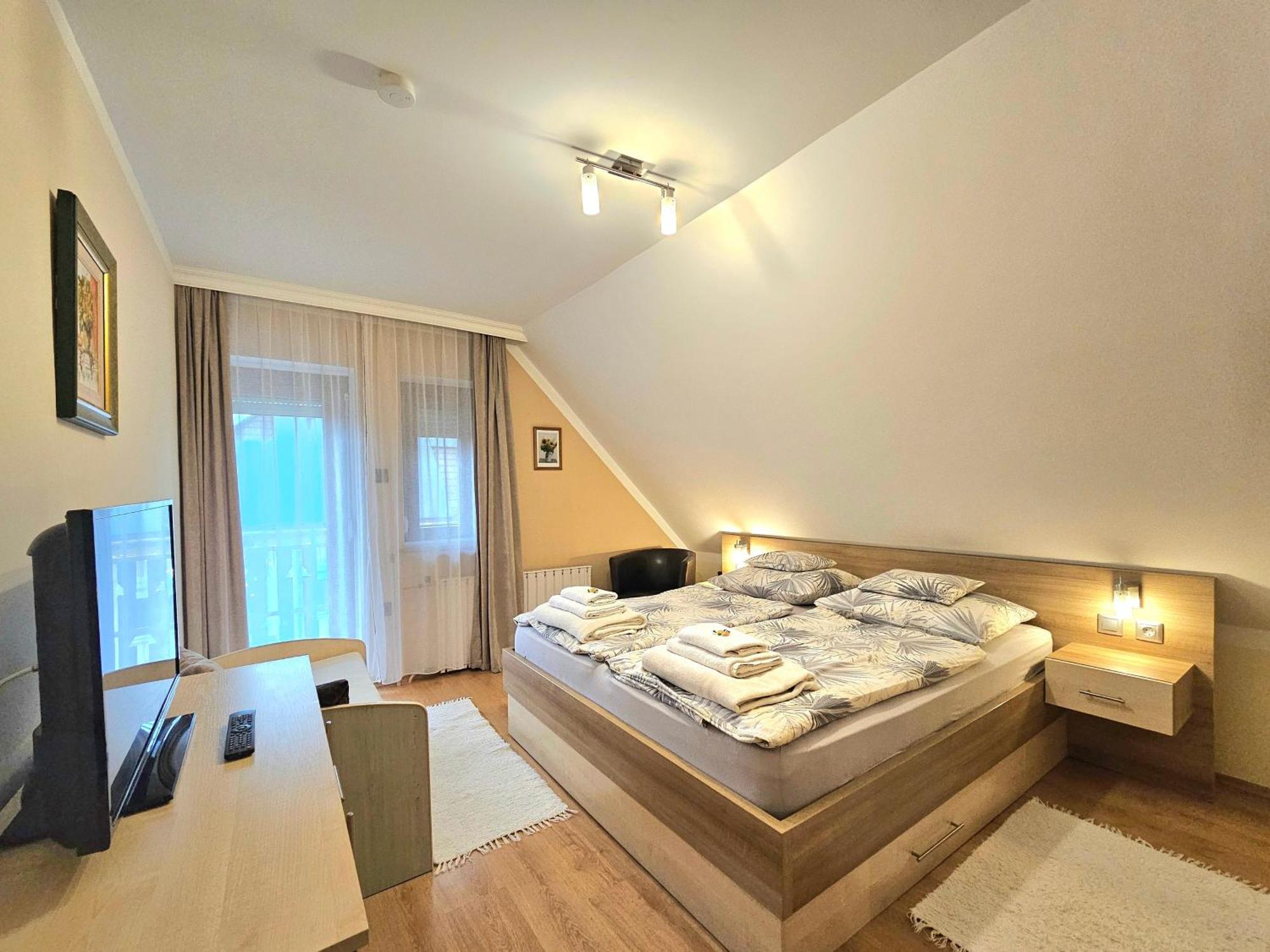 Siesta - Buekfuerdo Apartment